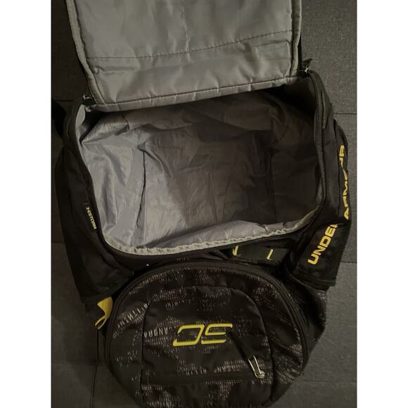 Under Armour Unisex-Adult Stephen Curry 30 Undeniable Backpack, Black and Yellow - Picture 7 of 9